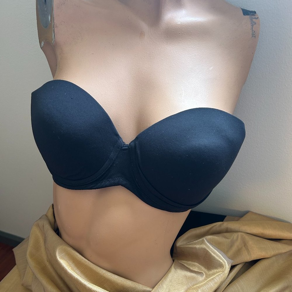 Victoria’s Secret Body by Victoria Strapless Bra – Black | 36C